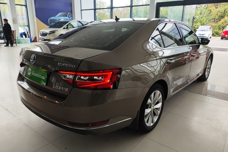 Used Skoda Superb 2018 TSI330 DSG Comfort Edition China VI Standard Rear Right 45 Deg