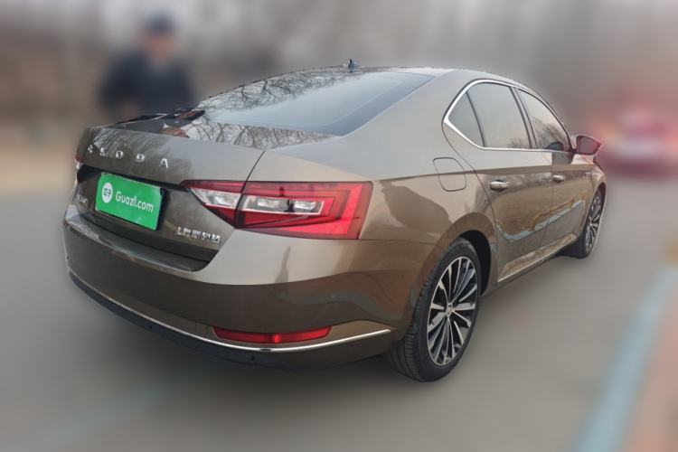 Used Skoda Superb 2018 TSI330 DSG Comfort Edition China V Standard Rear Right 45 Deg