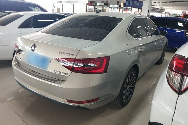 Used Skoda Superb 2018 TSI330 DSG Comfort Edition China V Standard Rear Right 45 Deg