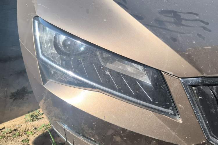 Used Skoda Superb 2018 TSI280 DSG Comfort Edition China V Standard Right Front Headlight