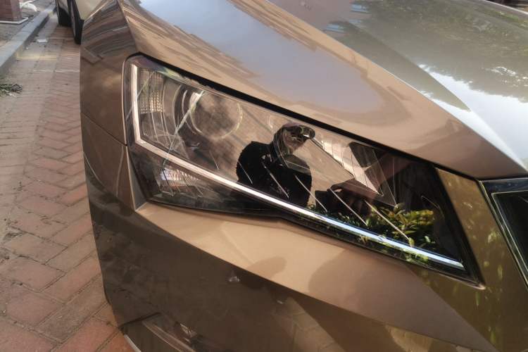 Used Skoda Superb 2018 TSI280 DSG Comfort Edition China V Standard Right Front Headlight
