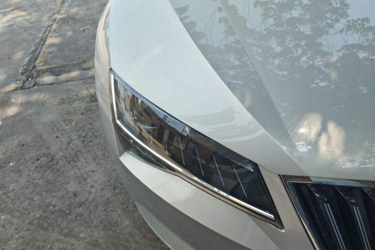 Used Skoda Superb 2018 TSI280 DSG Comfort Edition China V Standard Right Front Headlight