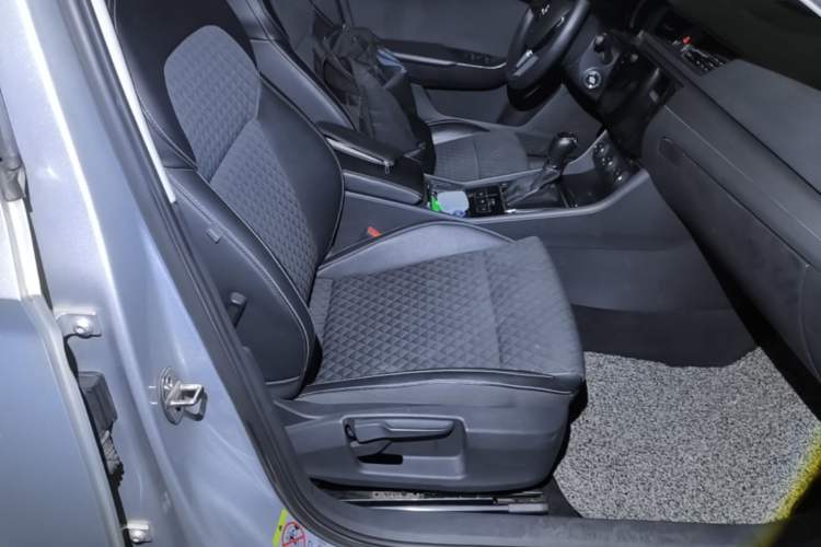 Used Skoda Superb 2018 TSI280 DSG Comfort Edition China V Standard Right Front Seat