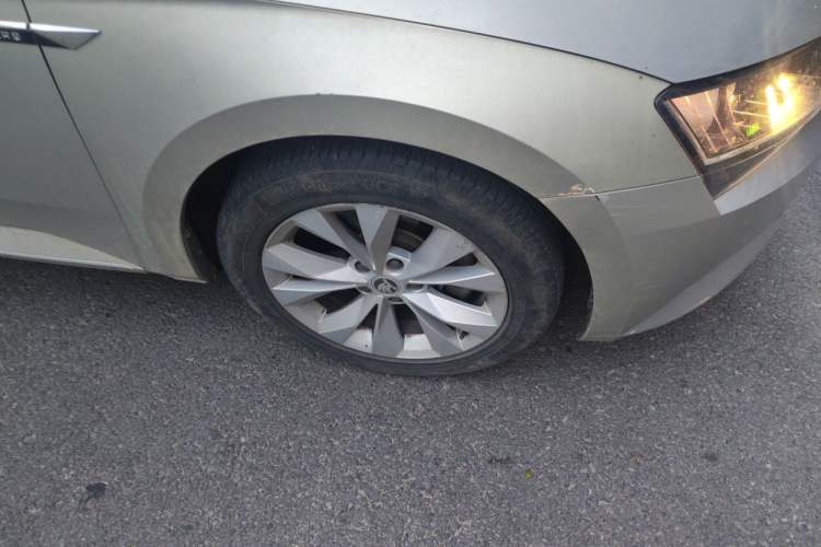 Used Skoda Superb 2018 TSI280 DSG Comfort Edition China V Standard Right Front Wheel Hub