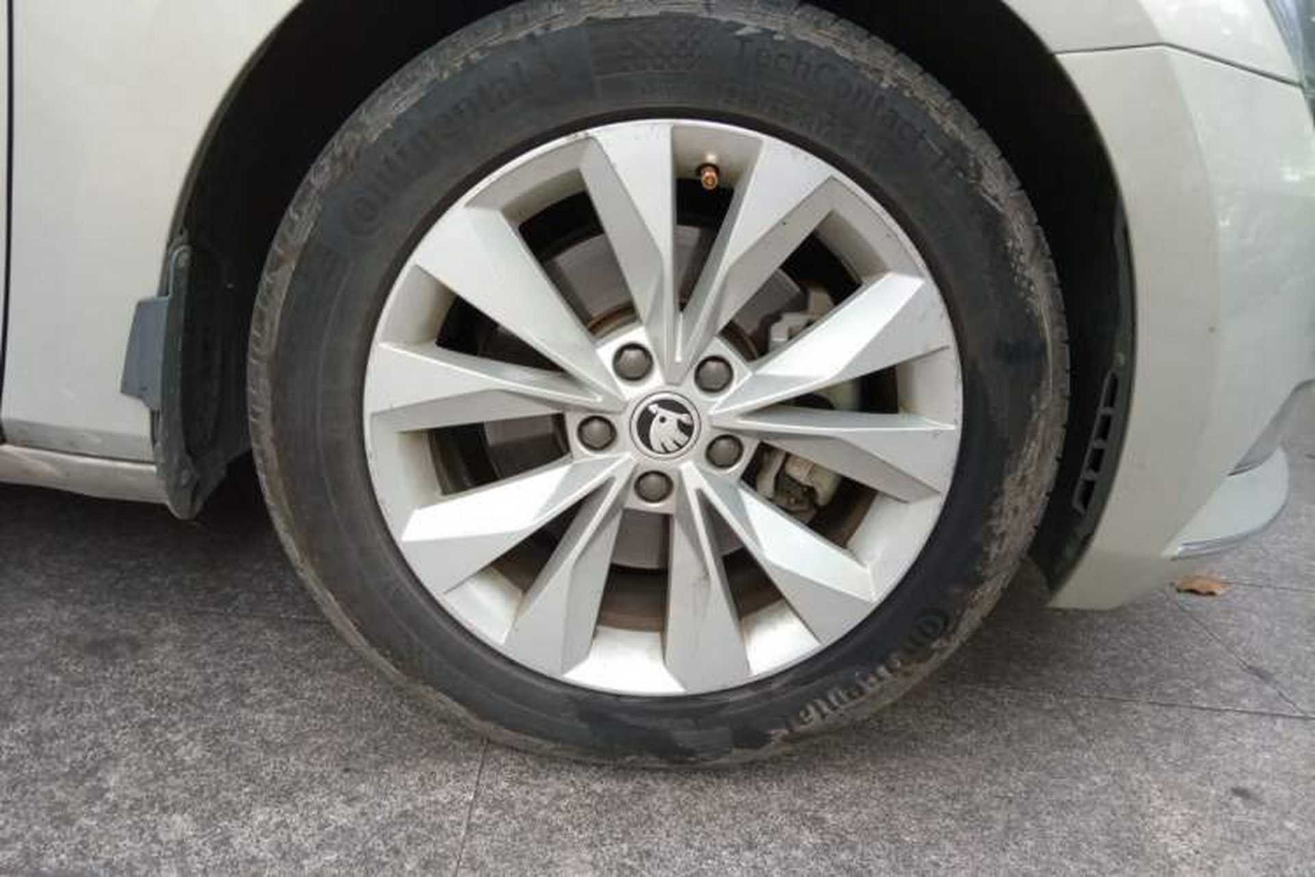 Used Skoda Superb 2018 TSI330 DSG Comfort Edition China V Standard Right Front Wheel Hub