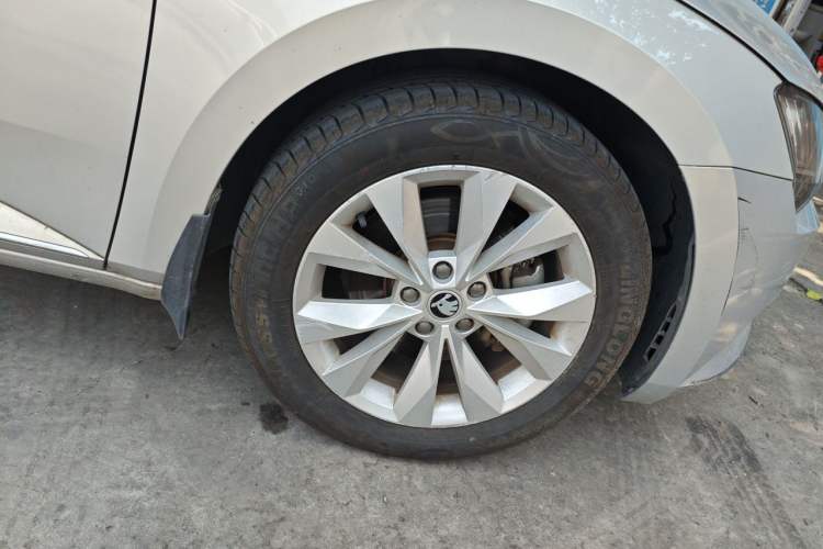 Used Skoda Superb 2018 TSI280 DSG Comfort Edition China V Standard Right Front Wheel Hub