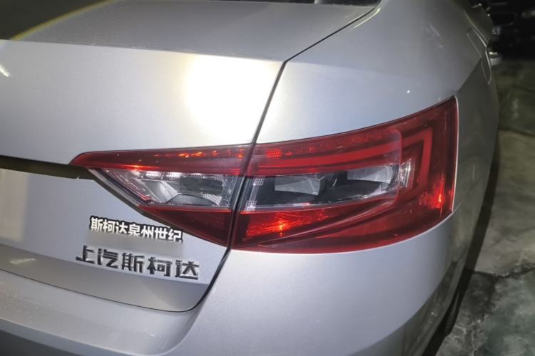 Used Skoda Superb 2018 TSI280 DSG Comfort Edition China V Standard Right Rear Taillight