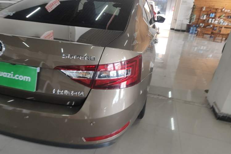 Used Skoda Superb 2018 TSI280 DSG Standard Edition China V Emission Standard Right Rear Taillight