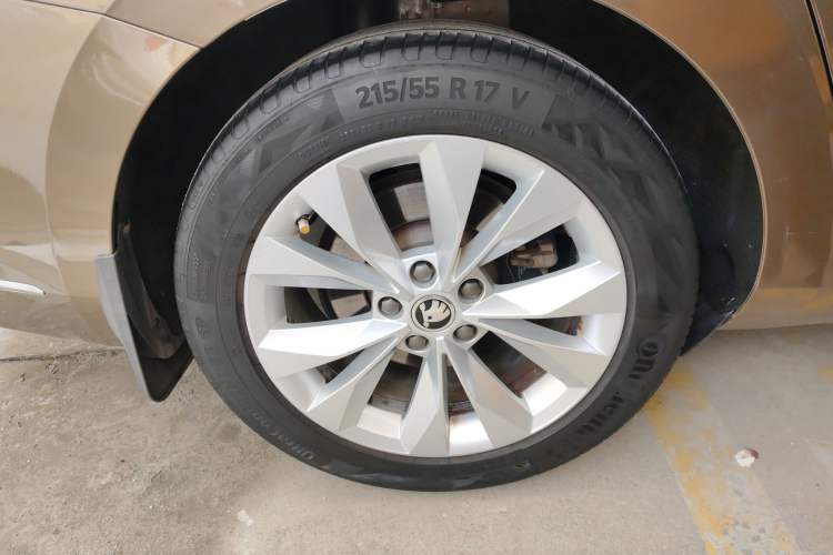 Used Skoda Superb 2018 TSI330 DSG Comfort Edition China VI Standard Right Rear Wheel Hub