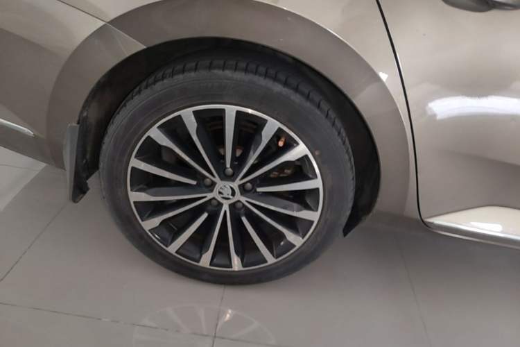Used Skoda Superb 2018 TSI280 DSG Comfort Edition China V Standard Right Rear Wheel Hub