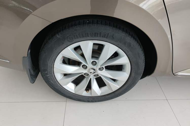 Used Skoda Superb 2018 TSI330 DSG Comfort Edition China VI Standard Right Rear Wheel Hub