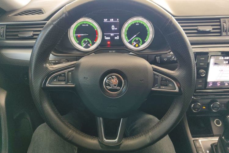 Used Skoda Superb 2018 TSI330 DSG Comfort Edition China VI Standard Steering Wheel