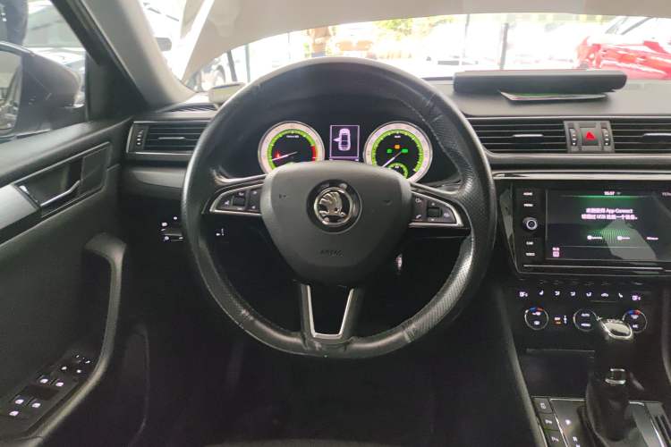 Used Skoda Superb 2018 TSI330 DSG Comfort Edition China VI Standard Steering Wheel