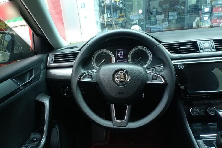 Used Skoda Superb 2018 TSI330 DSG Comfort Edition China V Standard Steering Wheel