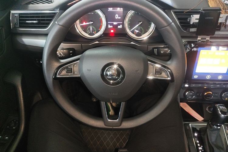 Used Skoda Superb 2018 TSI330 DSG Comfort Edition China V Standard Steering Wheel