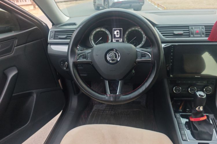 Used Skoda Superb 2018 TSI330 DSG Comfort Edition China V Standard Steering Wheel