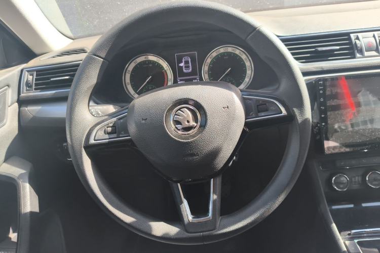 Used Skoda Superb 2018 TSI280 DSG Comfort Edition China V Standard Steering Wheel