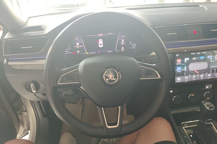 Used Skoda Superb 2018 TSI330 DSG Luxury Edition China V Standard Steering Wheel