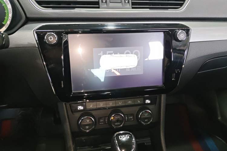 Used Skoda Superb 2018 TSI330 DSG Comfort Edition China V Standard Audio And AC Panel