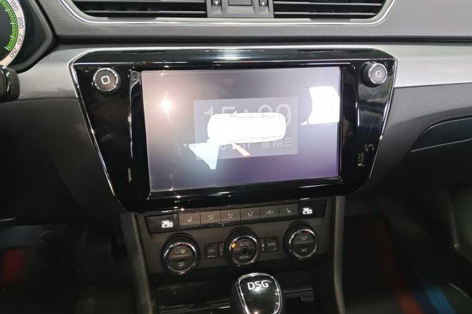 Used Skoda Superb 2018 TSI330 DSG Comfort Edition China V Standard Audio And AC Panel