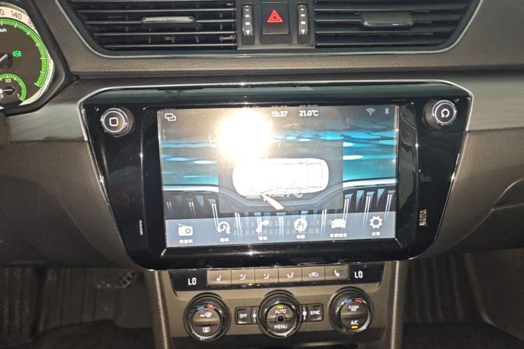 Used Skoda Superb 2018 TSI330 DSG Comfort Edition China V Standard Audio And AC Panel