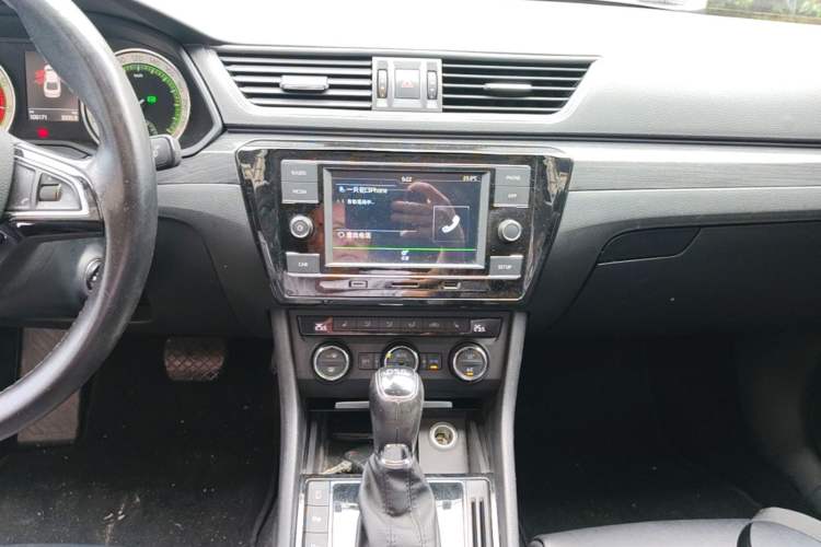 Used Skoda Superb 2018 TSI330 DSG Luxury Edition China V Standard Audio And AC Panel