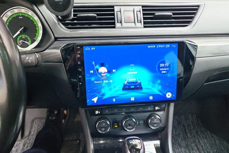 Used Skoda Superb 2018 TSI330 DSG Luxury Edition China V Standard Audio And AC Panel