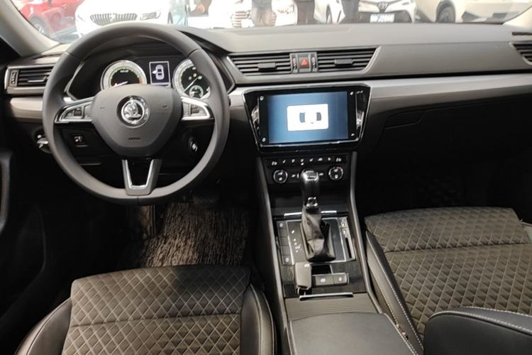 Used Skoda Superb 2018 TSI330 DSG Comfort Edition China VI Standard Center Console