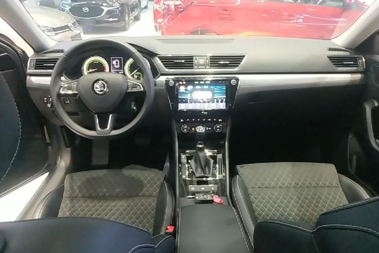Used Skoda Superb 2018 TSI280 DSG Comfort Edition China V Standard Center Console