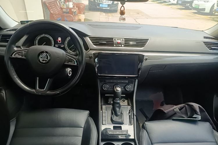 Used Skoda Superb 2018 TSI330 DSG Luxury Edition China V Standard Center Console