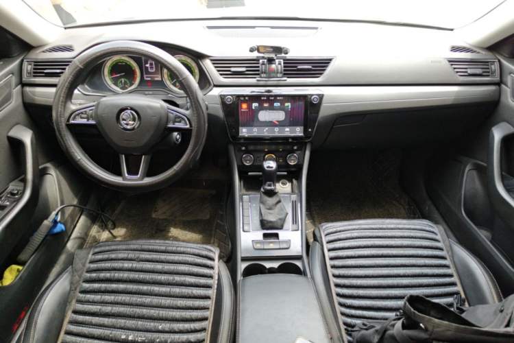 Used Skoda Superb 2018 TSI280 DSG Comfort Edition China V Standard Center Console