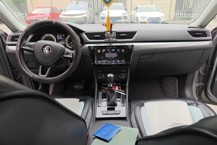 Used Skoda Superb 2018 TSI280 DSG Comfort Edition China V Standard Center Console