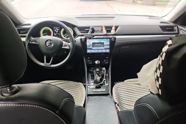 Used Skoda Superb 2018 TSI280 DSG Comfort Edition China V Standard Center Console