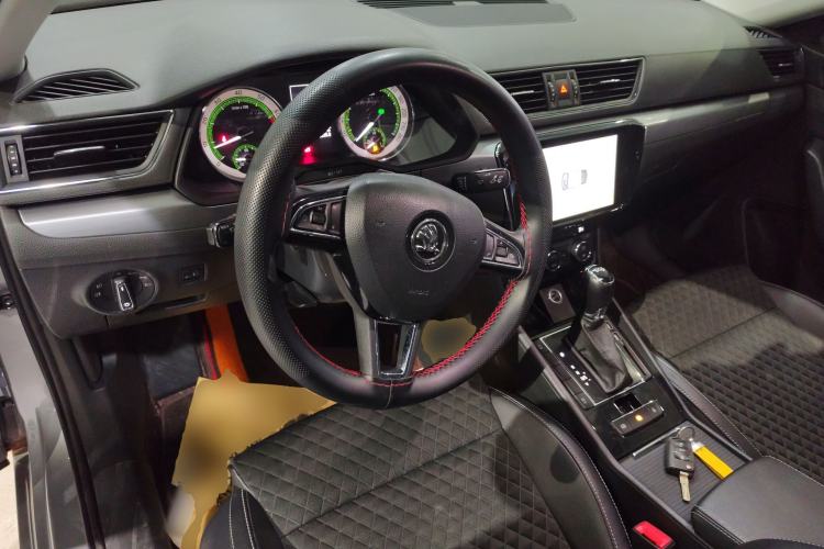 Used Skoda Superb 2018 TSI330 DSG Comfort Edition China VI Standard Center Console