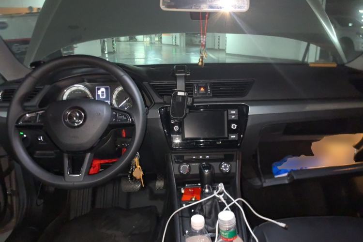 Used Skoda Superb  Center Console