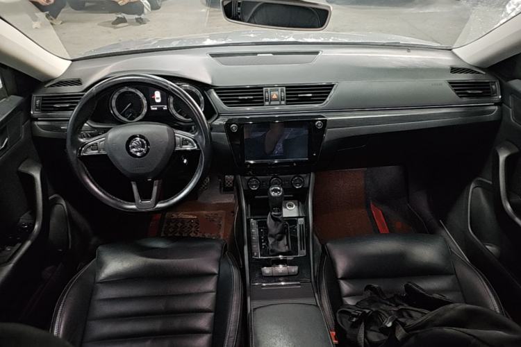 Used Skoda Superb 2018 TSI330 DSG Luxury Edition China V Standard Center Console