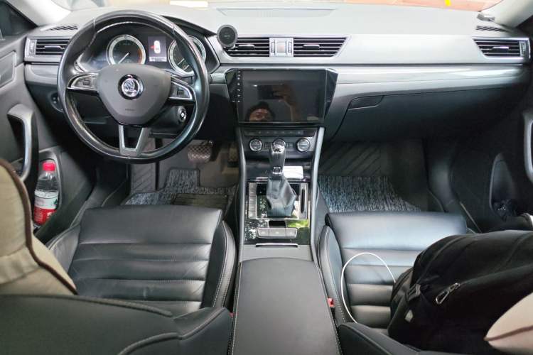 Used Skoda Superb 2018 TSI330 DSG Luxury Edition China V Standard Center Console