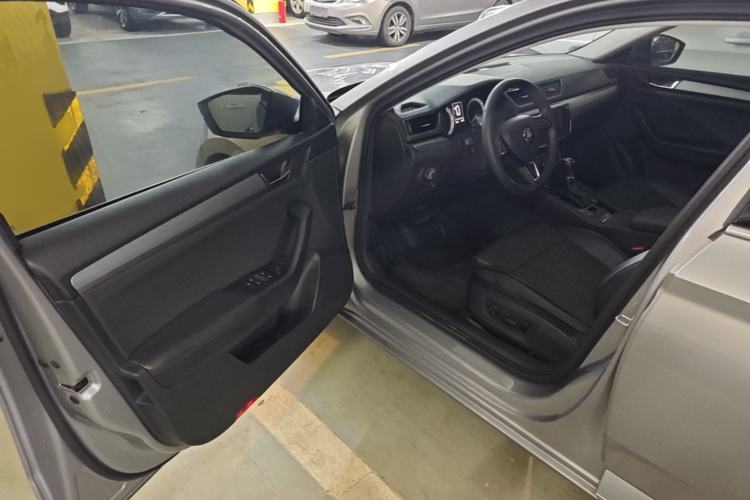 Used Skoda Superb 2018 TSI330 DSG Comfort Edition China V Standard Driver Seat