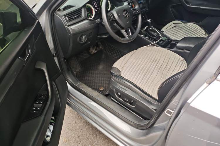 Used Skoda Superb 2018 TSI280 DSG Comfort Edition China V Standard Driver Seat