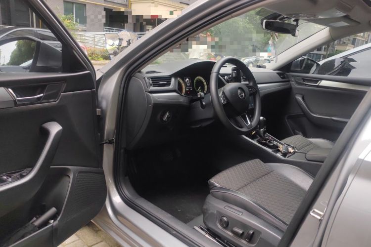 Used Skoda Superb 2018 TSI330 DSG Comfort Edition China V Standard Driver Seat
