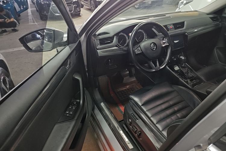 Used Skoda Superb 2018 TSI330 DSG Luxury Edition China V Standard Driver Seat