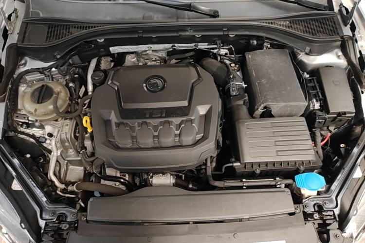 Used Skoda Superb 2018 TSI330 DSG Comfort Edition China VI Standard Engine Bay