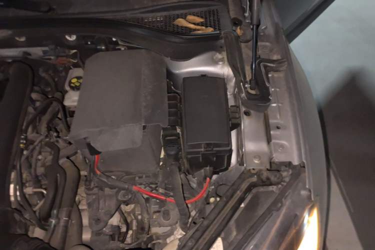 Used Skoda Superb  Engine Bay Left