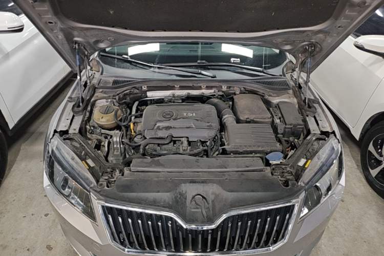 Used Skoda Superb 2018 TSI330 DSG Luxury Edition China V Standard Engine Bay