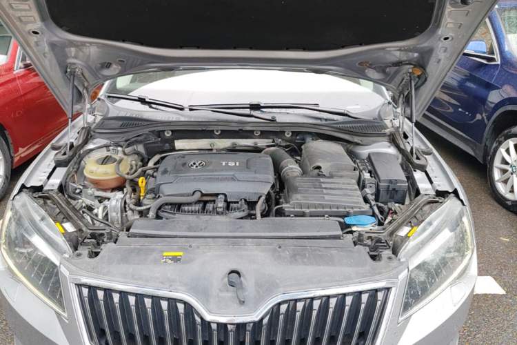 Used Skoda Superb 2018 TSI330 DSG Luxury Edition China V Standard Engine Bay