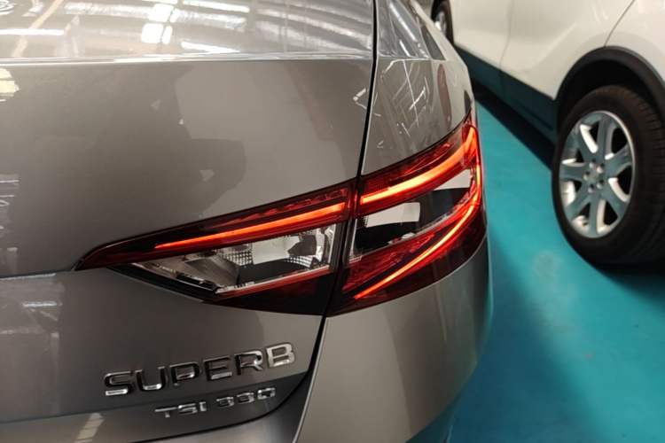 Used Skoda Superb 2018 TSI330 DSG Comfort Edition China VI Standard Exterior 1