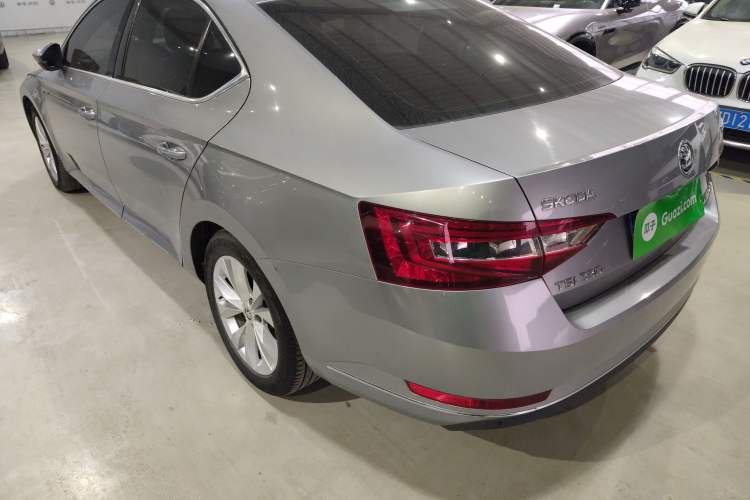 Used Skoda Superb 2018 TSI330 DSG Comfort Edition China VI Standard Exterior 2