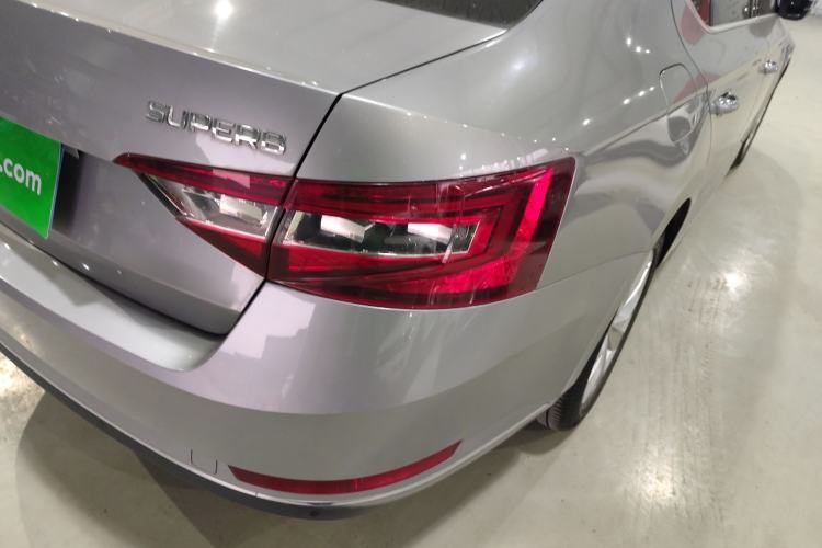Used Skoda Superb 2018 TSI330 DSG Comfort Edition China VI Standard Exterior 3