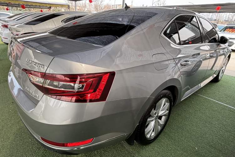 Used Skoda Superb 2018 TSI330 DSG Comfort Edition China V Standard Exterior 4