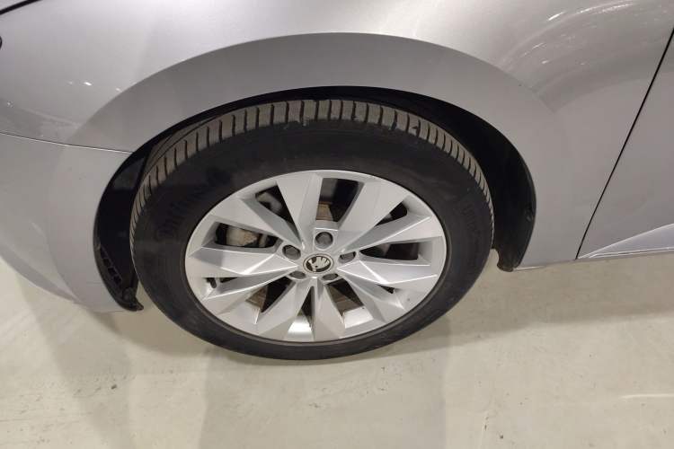 Used Skoda Superb 2018 TSI330 DSG Comfort Edition China VI Standard Exterior 4